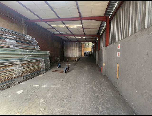 1,553M² WAREHOUSE TO LET IN WADEVILLE